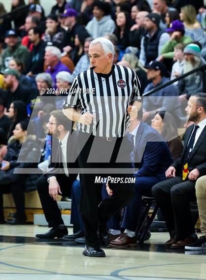 Thumbnail 3 in Warwick vs. Our Lady of Lourdes (Section 9 Class AA Final) photogallery.