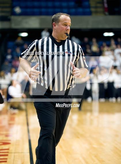 Thumbnail 2 in Bloomington Central Catholic vs. Monticello (IHSA Class 2A Super Sectionals) photogallery.