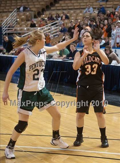 Thumbnail 2 in Lee vs. Pentucket Regional (MIAA D3 Final) photogallery.