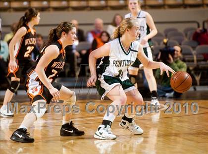 Thumbnail 2 in Lee vs. Pentucket Regional (MIAA D3 Final) photogallery.