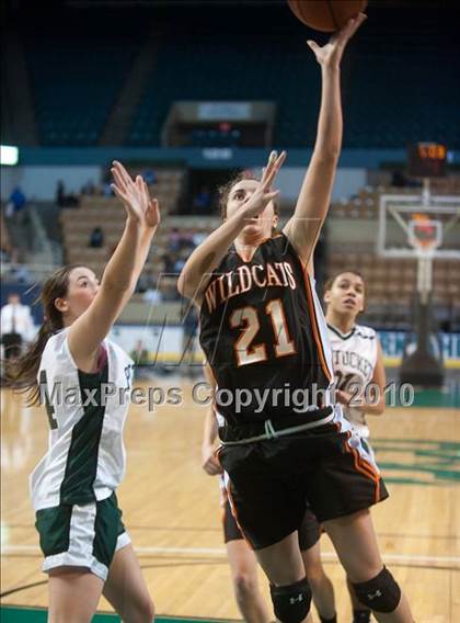 Thumbnail 1 in Lee vs. Pentucket Regional (MIAA D3 Final) photogallery.