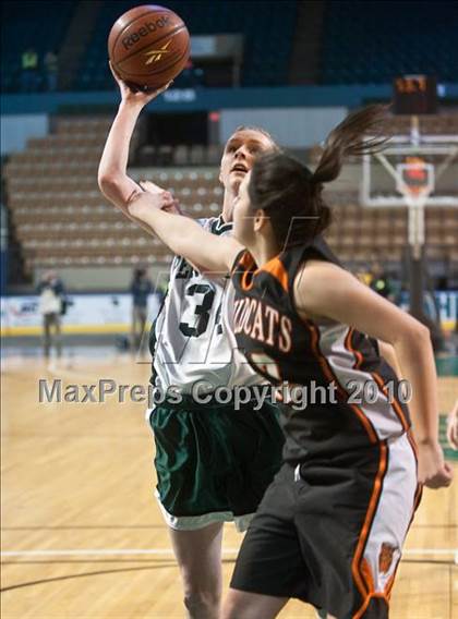 Thumbnail 2 in Lee vs. Pentucket Regional (MIAA D3 Final) photogallery.