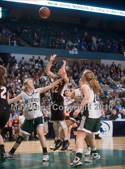 Thumbnail 3 in Lee vs. Pentucket Regional (MIAA D3 Final) photogallery.