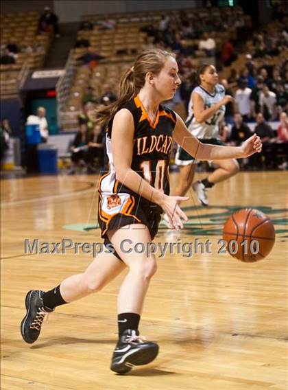 Thumbnail 2 in Lee vs. Pentucket Regional (MIAA D3 Final) photogallery.