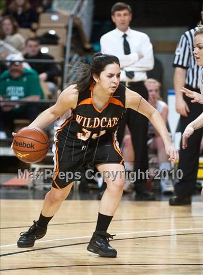 Thumbnail 2 in Lee vs. Pentucket Regional (MIAA D3 Final) photogallery.