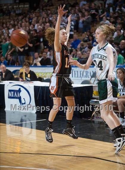 Thumbnail 2 in Lee vs. Pentucket Regional (MIAA D3 Final) photogallery.
