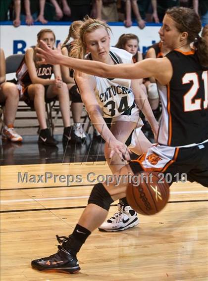 Thumbnail 3 in Lee vs. Pentucket Regional (MIAA D3 Final) photogallery.