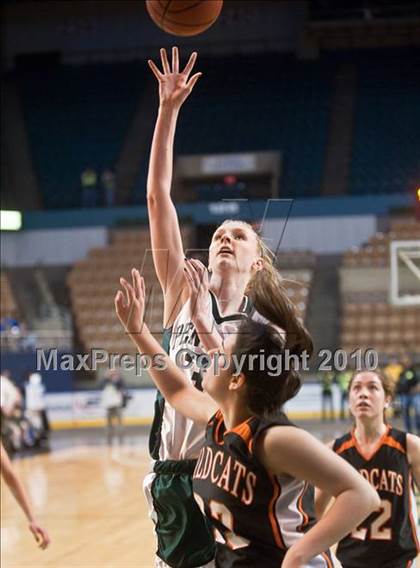 Thumbnail 3 in Lee vs. Pentucket Regional (MIAA D3 Final) photogallery.