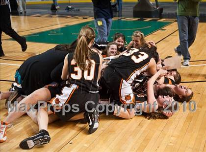 Thumbnail 3 in Lee vs. Pentucket Regional (MIAA D3 Final) photogallery.