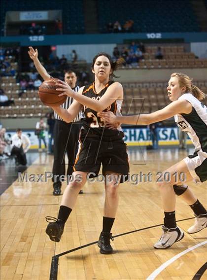 Thumbnail 1 in Lee vs. Pentucket Regional (MIAA D3 Final) photogallery.