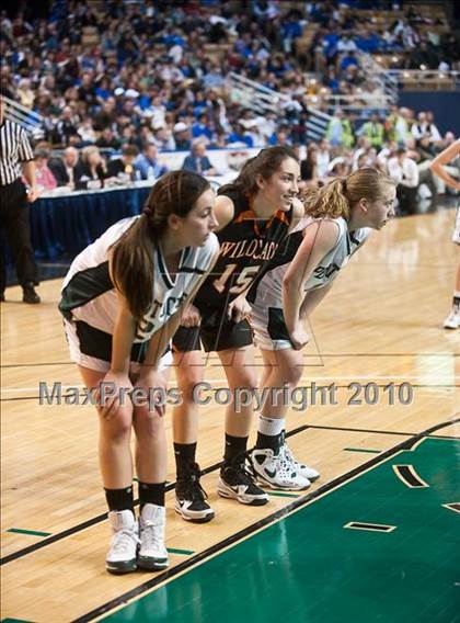 Thumbnail 2 in Lee vs. Pentucket Regional (MIAA D3 Final) photogallery.
