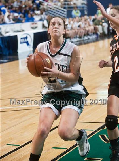 Thumbnail 2 in Lee vs. Pentucket Regional (MIAA D3 Final) photogallery.