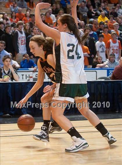 Thumbnail 2 in Lee vs. Pentucket Regional (MIAA D3 Final) photogallery.