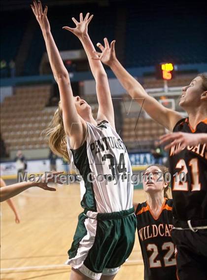 Thumbnail 2 in Lee vs. Pentucket Regional (MIAA D3 Final) photogallery.