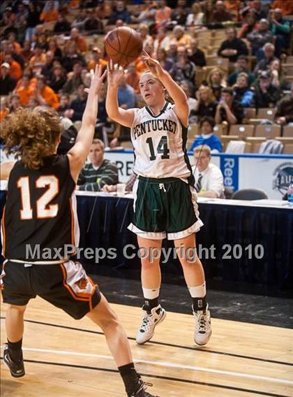 Thumbnail 2 in Lee vs. Pentucket Regional (MIAA D3 Final) photogallery.