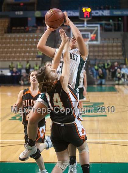 Thumbnail 2 in Lee vs. Pentucket Regional (MIAA D3 Final) photogallery.