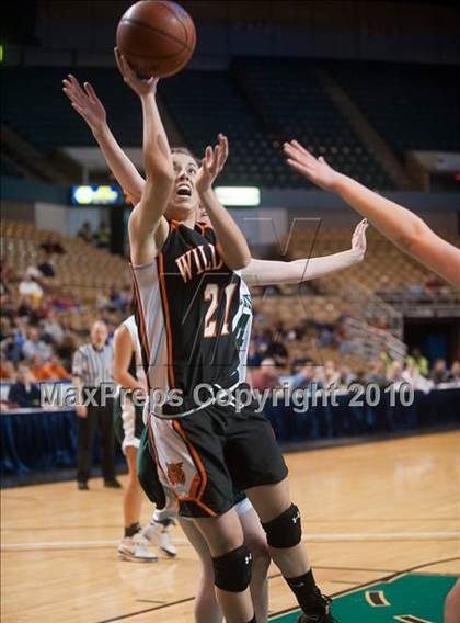 Thumbnail 1 in Lee vs. Pentucket Regional (MIAA D3 Final) photogallery.