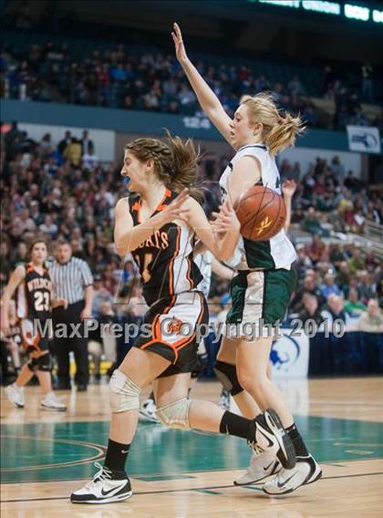 Thumbnail 3 in Lee vs. Pentucket Regional (MIAA D3 Final) photogallery.
