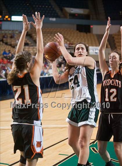 Thumbnail 3 in Lee vs. Pentucket Regional (MIAA D3 Final) photogallery.