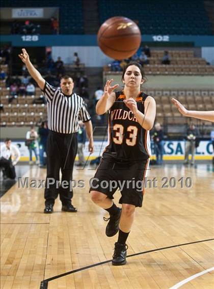 Thumbnail 3 in Lee vs. Pentucket Regional (MIAA D3 Final) photogallery.
