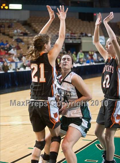 Thumbnail 1 in Lee vs. Pentucket Regional (MIAA D3 Final) photogallery.