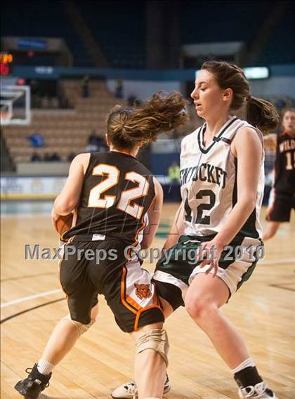 Thumbnail 2 in Lee vs. Pentucket Regional (MIAA D3 Final) photogallery.