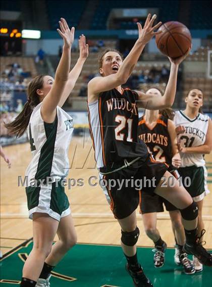 Thumbnail 3 in Lee vs. Pentucket Regional (MIAA D3 Final) photogallery.