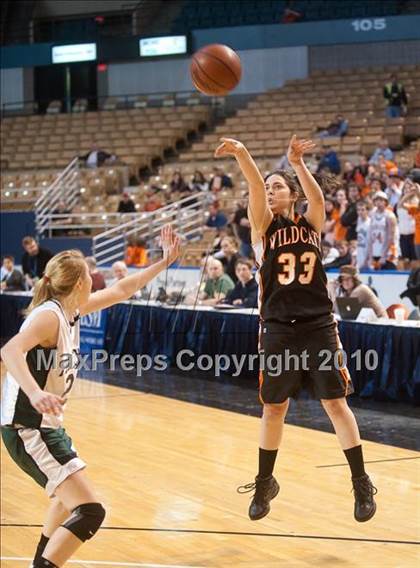 Thumbnail 1 in Lee vs. Pentucket Regional (MIAA D3 Final) photogallery.