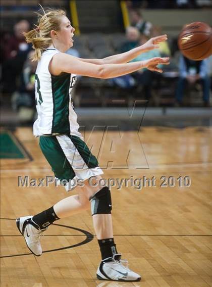 Thumbnail 2 in Lee vs. Pentucket Regional (MIAA D3 Final) photogallery.