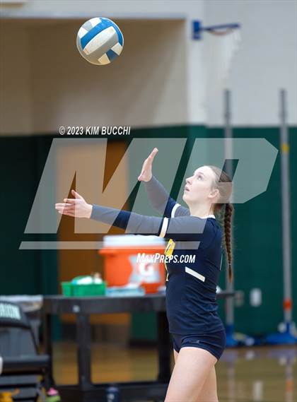 Thumbnail 3 in Clarkston vs. Walled Lake Northern photogallery.