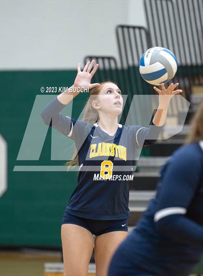 Thumbnail 3 in Clarkston vs. Walled Lake Northern photogallery.