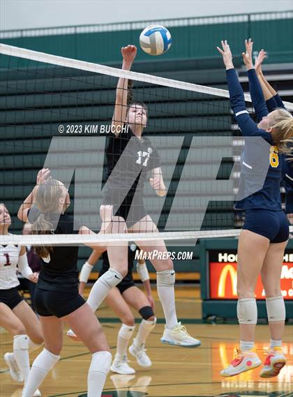 Thumbnail 1 in Clarkston vs. Walled Lake Northern photogallery.