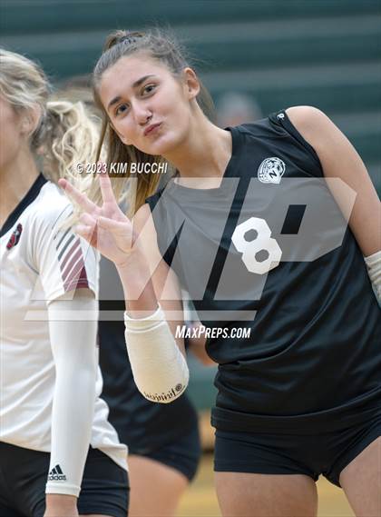 Thumbnail 2 in Clarkston vs. Walled Lake Northern photogallery.