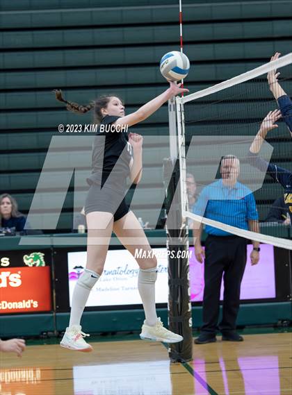 Thumbnail 3 in Clarkston vs. Walled Lake Northern photogallery.