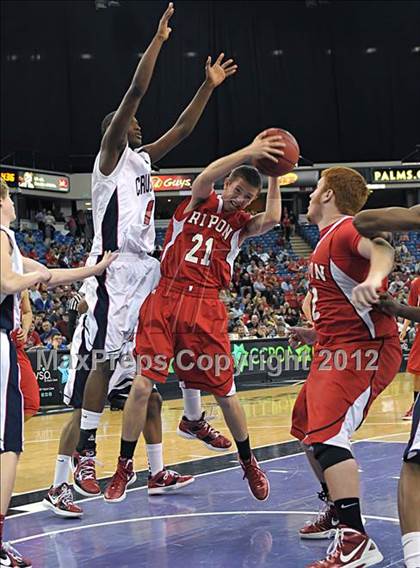 Thumbnail 1 in Ripon vs. Modesto Christian (CIF SJS D4 Final) photogallery.