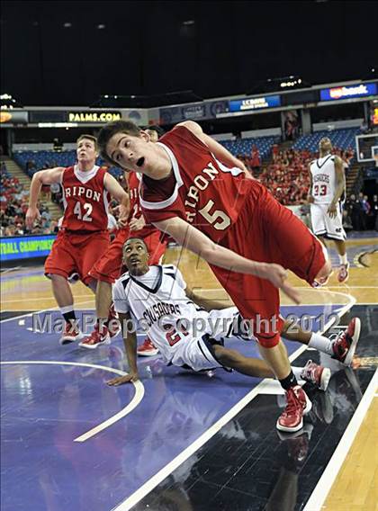 Thumbnail 1 in Ripon vs. Modesto Christian (CIF SJS D4 Final) photogallery.