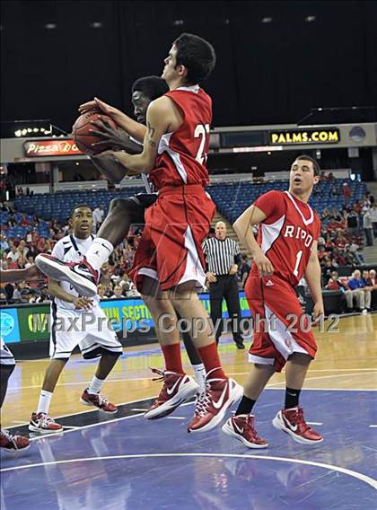 Thumbnail 2 in Ripon vs. Modesto Christian (CIF SJS D4 Final) photogallery.