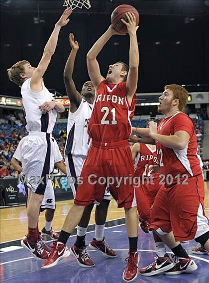 Thumbnail 1 in Ripon vs. Modesto Christian (CIF SJS D4 Final) photogallery.