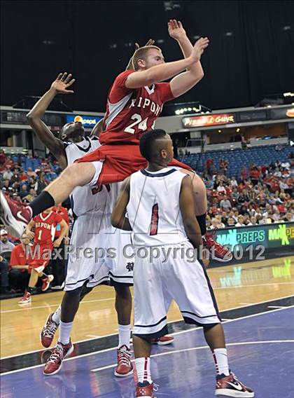 Thumbnail 3 in Ripon vs. Modesto Christian (CIF SJS D4 Final) photogallery.