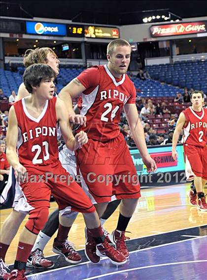 Thumbnail 2 in Ripon vs. Modesto Christian (CIF SJS D4 Final) photogallery.