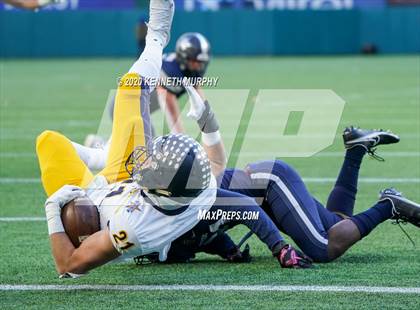 Thumbnail 2 in Highland Park vs Lone Star (UIL 5A Regional) photogallery.