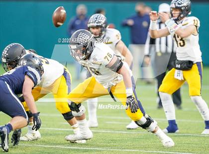 Thumbnail 2 in Highland Park vs Lone Star (UIL 5A Regional) photogallery.