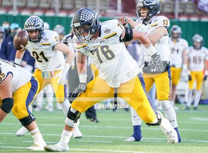 Thumbnail 2 in Highland Park vs Lone Star (UIL 5A Regional) photogallery.