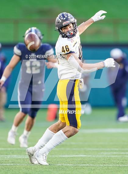 Thumbnail 2 in Highland Park vs Lone Star (UIL 5A Regional) photogallery.