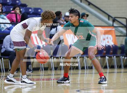 Thumbnail 3 in Mansfield Timberview vs. Waxahachie (Whataburger Tournament) photogallery.