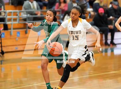 Thumbnail 2 in Bishop O'Dowd vs. Sacred Heart Cathedral Preparatory (Elite is Earned New Year Classic) photogallery.