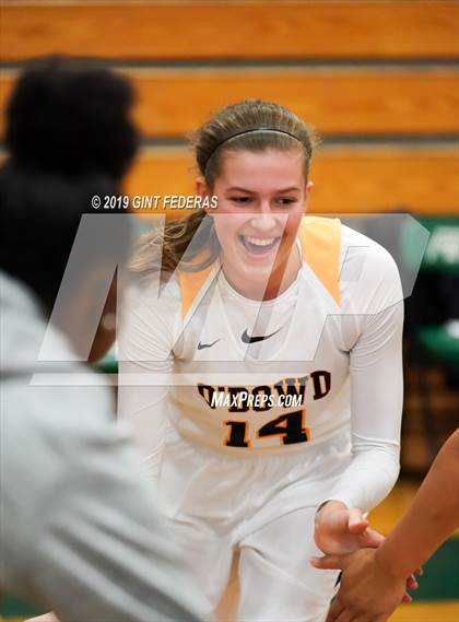 Thumbnail 3 in Bishop O'Dowd vs. Sacred Heart Cathedral Preparatory (Elite is Earned New Year Classic) photogallery.