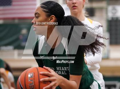 Thumbnail 1 in Bishop O'Dowd vs. Sacred Heart Cathedral Preparatory (Elite is Earned New Year Classic) photogallery.