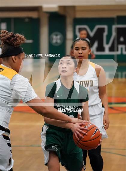 Thumbnail 2 in Bishop O'Dowd vs. Sacred Heart Cathedral Preparatory (Elite is Earned New Year Classic) photogallery.
