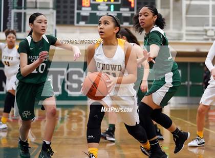 Thumbnail 3 in Bishop O'Dowd vs. Sacred Heart Cathedral Preparatory (Elite is Earned New Year Classic) photogallery.